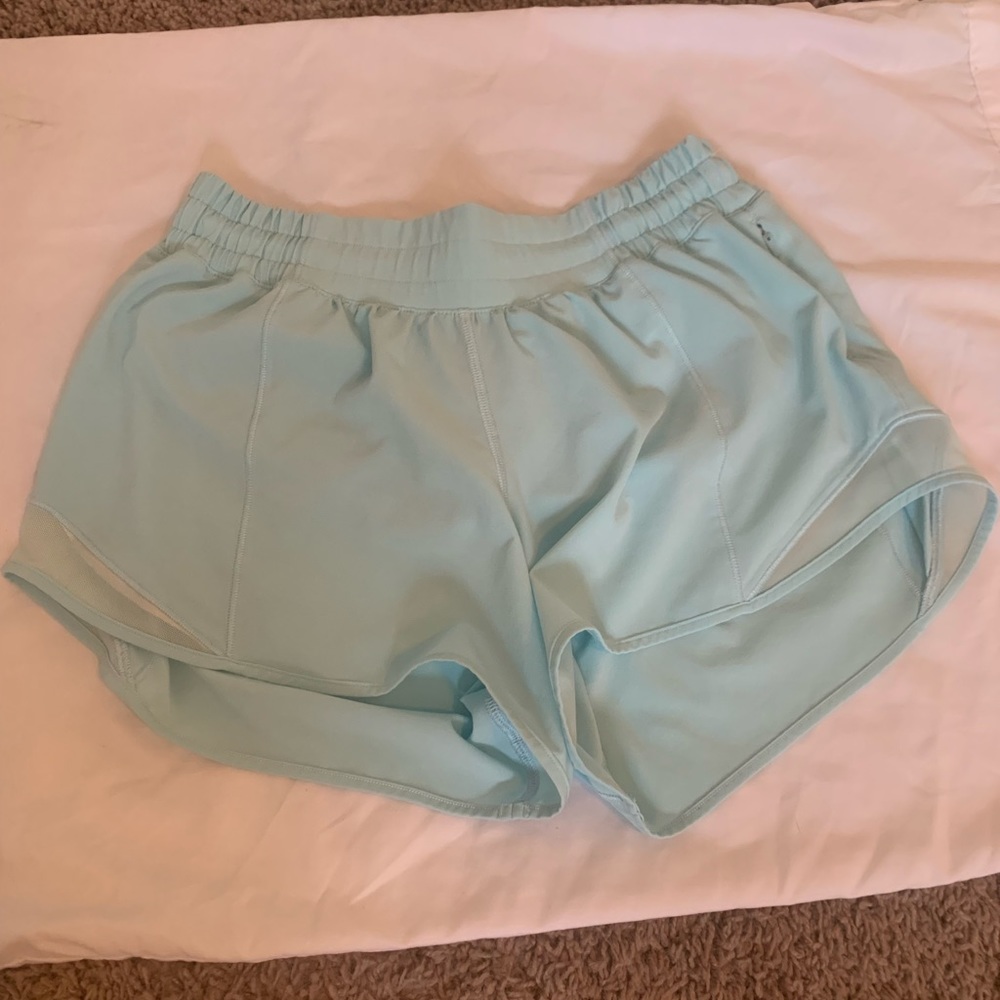 COPY - lululemon Hotty Hot Low Rise short 4*